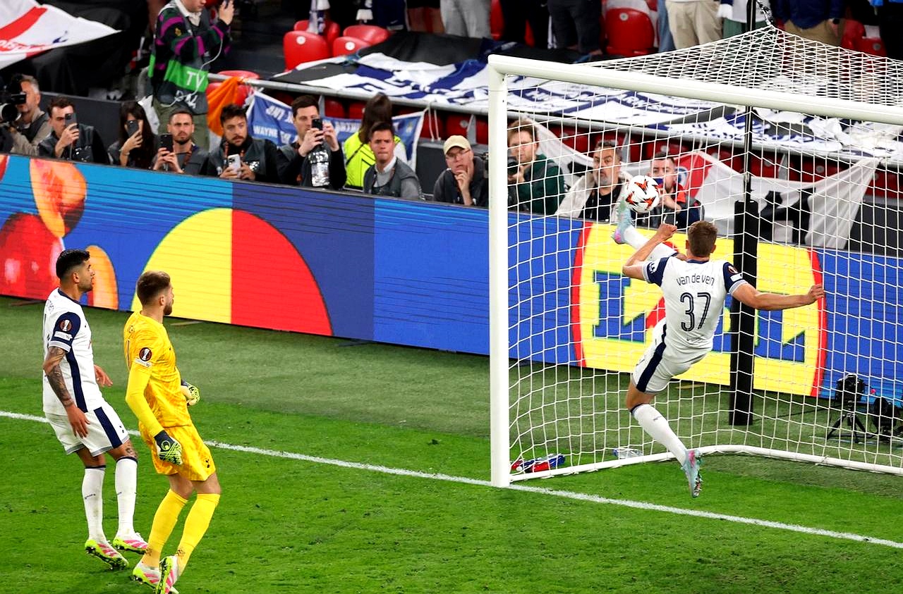 关于一场经典之战！滚球预测点燃球迷热情的信息