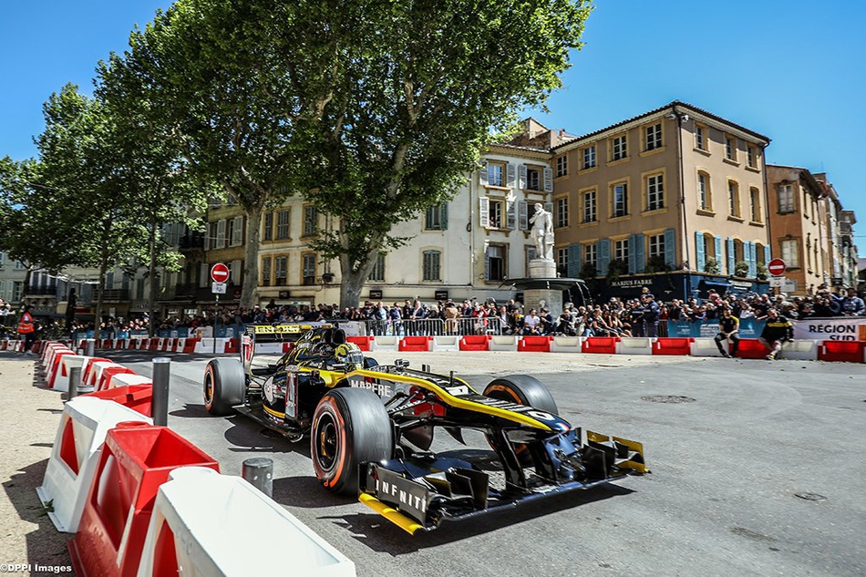 开云体育平台APP-包含雷诺车队横扫梅赛德斯，塞恩斯扛起全队的词条