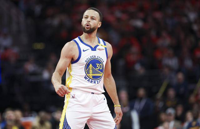 山西队横扫独行侠，库里状态火热