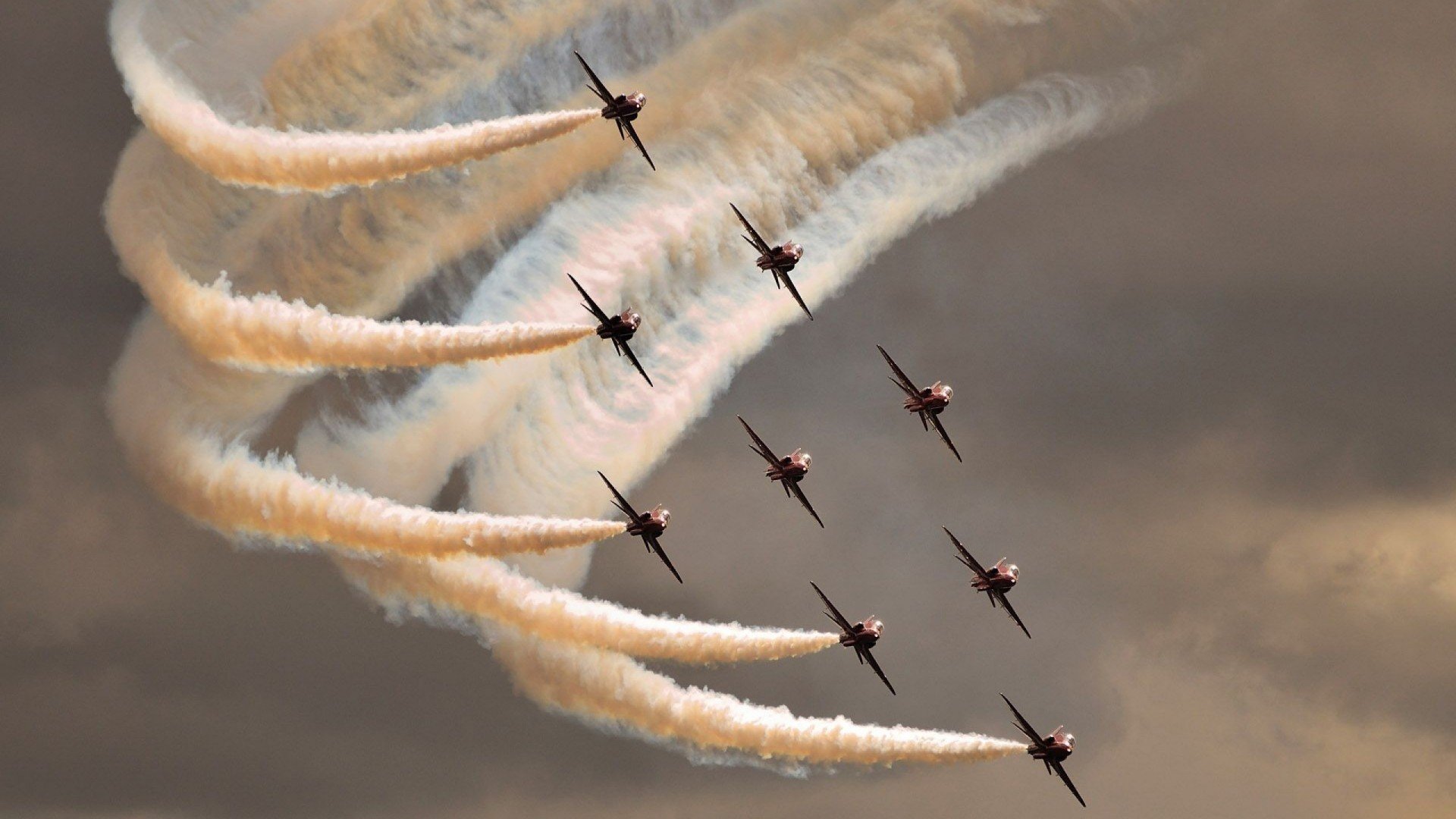 草原雄鹰啄破天山铁骑，东契奇三双奏响胜利狂想曲