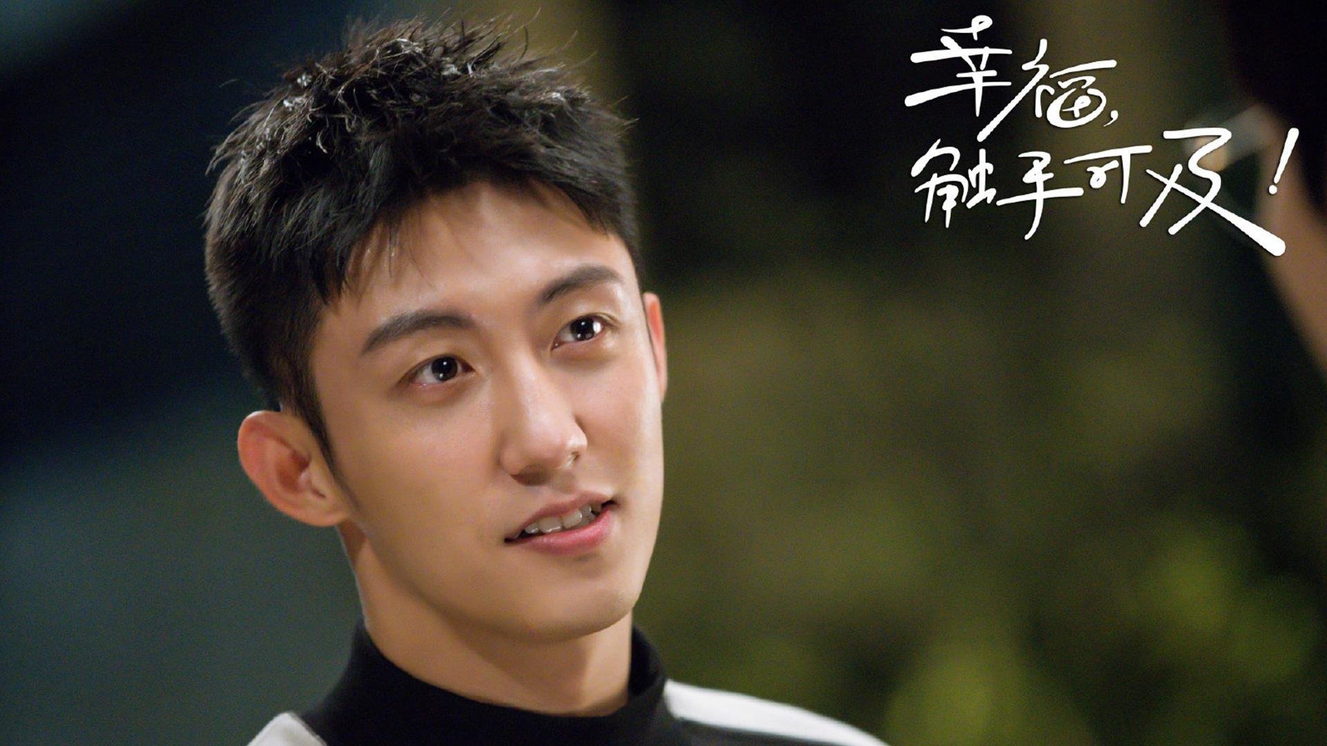 开云体育登录-揭幕战魔咒终打破！巴林之夜，阿克以历史级杆位点燃新赛季