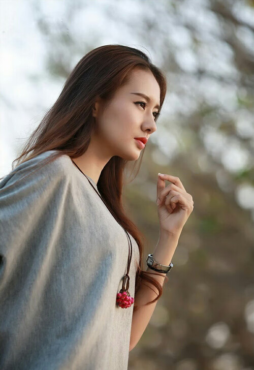 速度与激情的双线开战，F1新赛季揭幕悬念拉满，鹈鹕主场疾风击溃黄蜂